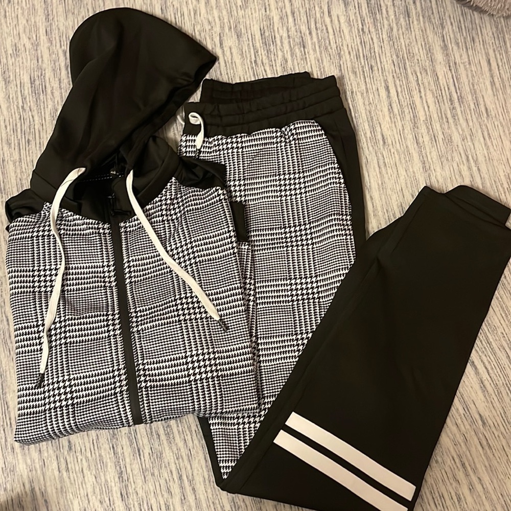 Mens houndstooth hooded tracksuit!  NWT!
